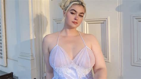 Stefania Ferrario Glamorous Curvy Fashion Model Curvy Fashion Nova