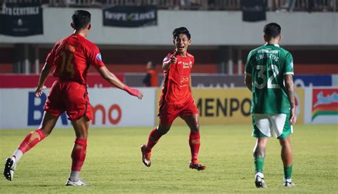 Foto Macan Kemayoran Terkam Elang Jawa Persija Langsung Ke Puncak