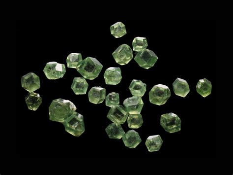 Demantoid Properties And Characteristics Diamond Buzz