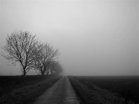 25 Spooky and Creepy Black and White Photos