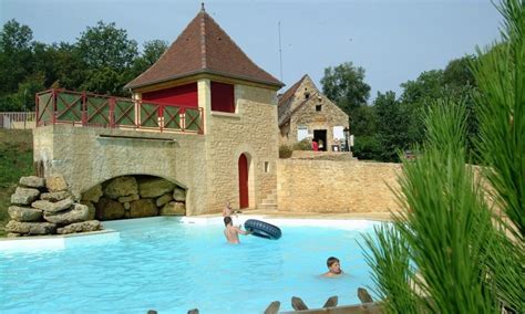 Camping Le Val D Ussel In Proissans Nouvelle Aquitaine Frankrijk