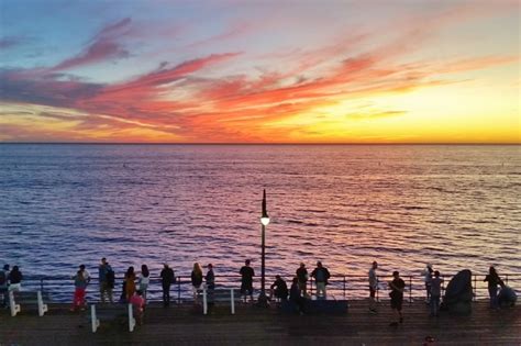 Santa Monica pier sunset PHOTOS: Perfect spot to watch sunset in Santa ...