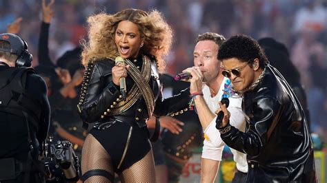 Coldplay And Beyonce Thrill Super Bowl Crowd | World News | Sky News