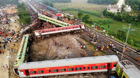 Train crash in India kills 275, injures at least 1,000