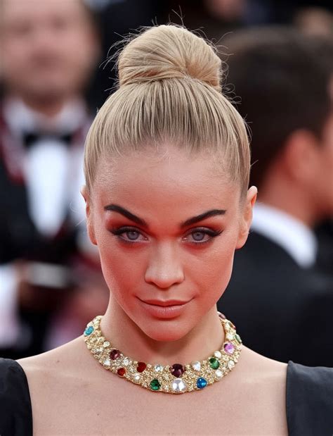 30 Summer Buns Hairstyle 2025 Ideas Cute Messy Easy Updos Space Buns For Hot Days