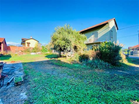 Casa Indipendente In Vendita A Villanova Canavese Torino € 175000