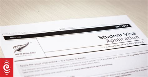 international students compelled  apply  visas  rnz news