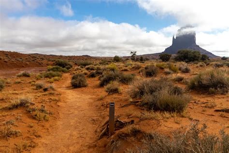 Spectacular Monument Valley views on the Wildcat Trail | Hiking the World