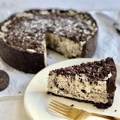 Easy No Bake Oreo Cheesecake