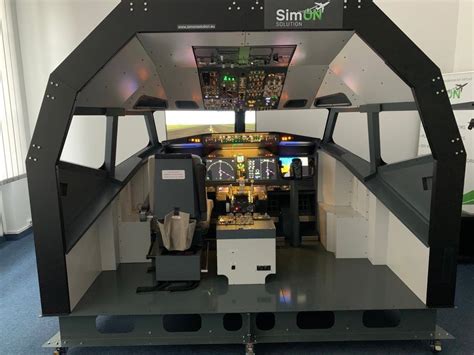 Boeing 737 Cockpit Simulator