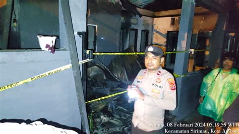 Kebakaran Di Kayu Tiga Rumah Keluarga Mainake Ludes Terbakar Ameks