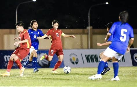 Hot girl Thanh Nhã ghi bàn Việt Nam thắng đậm Campuchia