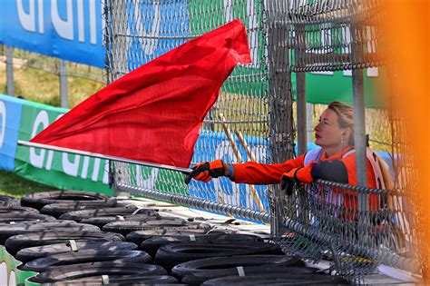 Rinviato L Inizio Delle Seconde Prove Libere Ancora Colpa Di Un