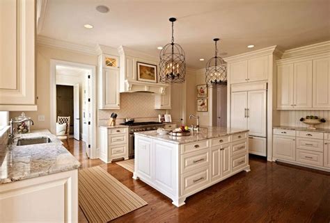 White Dove Kitchen Cabinets Traditional Kitchen Sherwin Williams