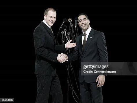 Politicians Shaking Hands Photos and Premium High Res Pictures - Getty ...