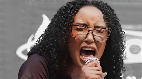 Sulamita Alves Canta E Cai Fogo E Un O Na Igreja Deus Se Manifestou