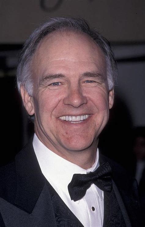 Actor Robert Pine Tells Fans To Enjoy Your Life During Rare Outing