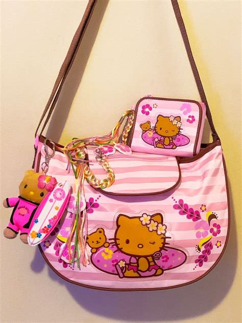 Tan Hawaii hello kitty | Hello kitty bag, Hello kitty accessories ...