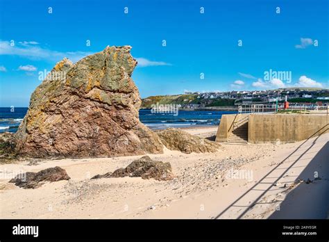 Scotland cullen aberdeenshire beach hi-res stock photography and images - Alamy