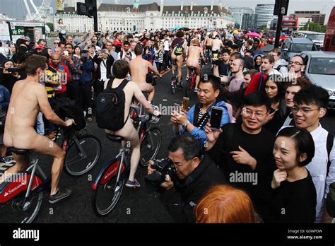 Londra World Naked Bike Ride Wnbr Uk Foto Stock Alamy