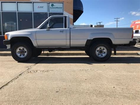 1987 Toyota Pickup 2 Door 4wd 5 Speed 22r 2 4l Classic Toyota Dlx 1987 For Sale