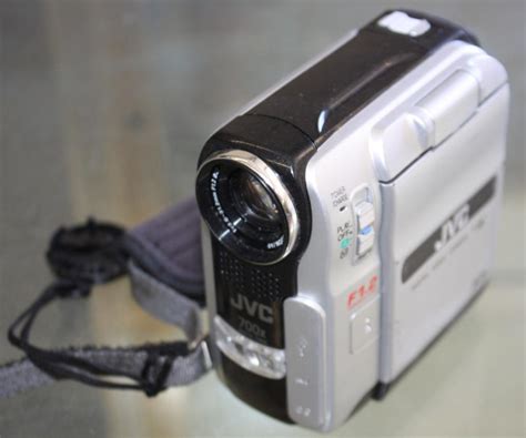 Jvc Digital Video Camera 700x Digital Zoom