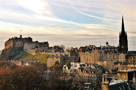 Should You Stay In Edinburgh's Old Town Or New Town? | Stay in ...