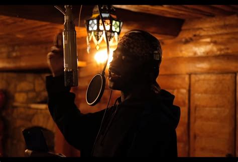 Troca de comando no topo da Billboard Hot Lil Nas X assume a primeira posição Montero