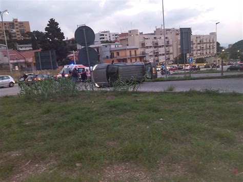 Messina Scontro Auto Moto All Annunziata Si Sono Aggravate Le