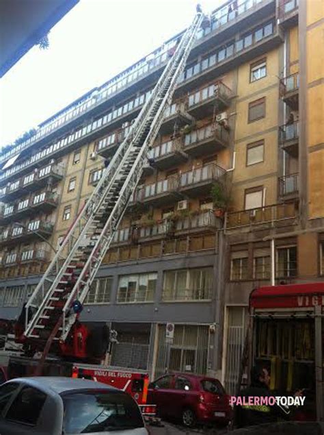 Incendio In Via Toselli Foto Palermotoday