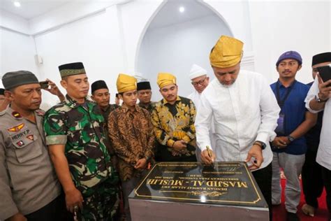 Wagubsu Musa Rajekshah Resmikan Masjid Silaturahim Dan Al Muslih