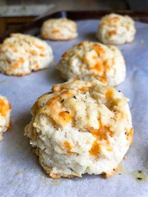 Review: Red Lobster's Gluten-Free Cheddar Bay Biscuit Mix - Gluten-Free ...