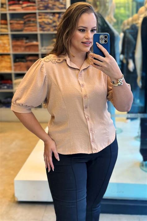 Camisa Plus Size Detalhe Luxo Bege Vk Moda Plus Size