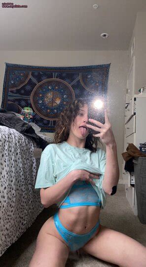 Britni Hottest Blonde Teen Leaked Photo Gallery