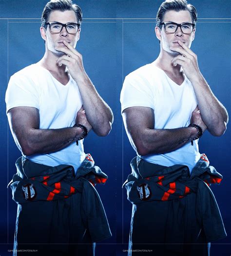 Chris Hemsworth in Ghostbusters as Kevin Beckman, credits in picture ...