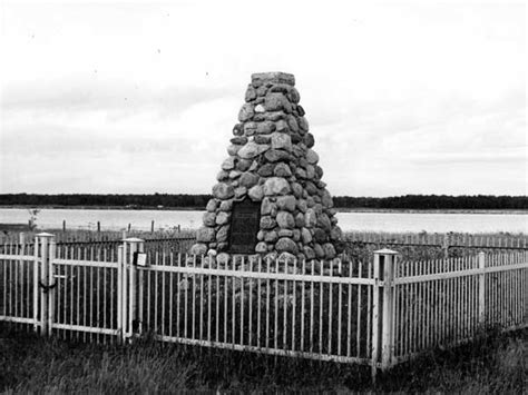 Historic Sites Of Manitoba Fort Maurepas Cairn Fort Alexander