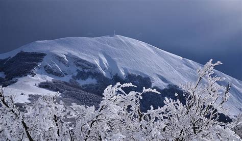 Il Monte Catria Innevato Foto Il Ponticello Paesaggi Natura Umbria