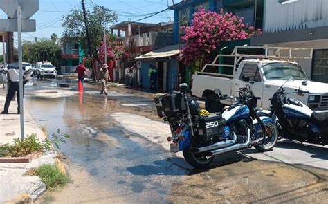 Fuga de agua alarma a vecinos de la colonia Las Fuentes en San Nicolás