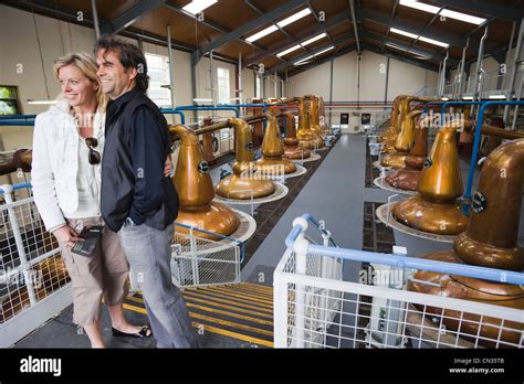 Scotland Speyside Dufftown Glenfiddich Whiskey Distillery Couple In