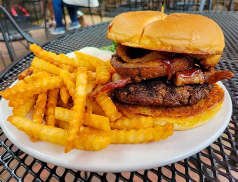 8 Best Restaurants In St Charles MO | Must-Try St Charles Restaurants
