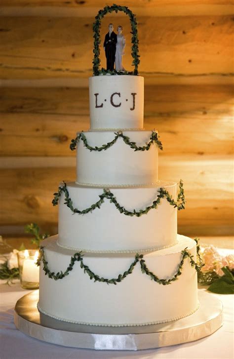 Magpies Bakery Knoxville Tn Custom Buttercream Wedding Cake With