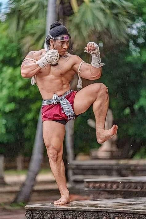 Pin By Marlon Oliveira Da Silva On Guerreiros Action Pose Reference