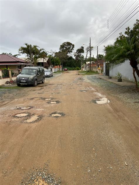 Moradores da Rua Pomerode pedem manutenção na via Penha Online