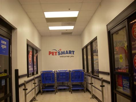 Petsmart Interior Petsmart 667 26000 Square Feet 12142 Flickr