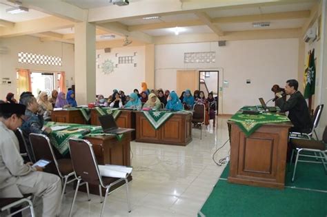 Majelis Ilmu Guru Dan Karyawan Dalam Kajian Ramadhan Madrasah