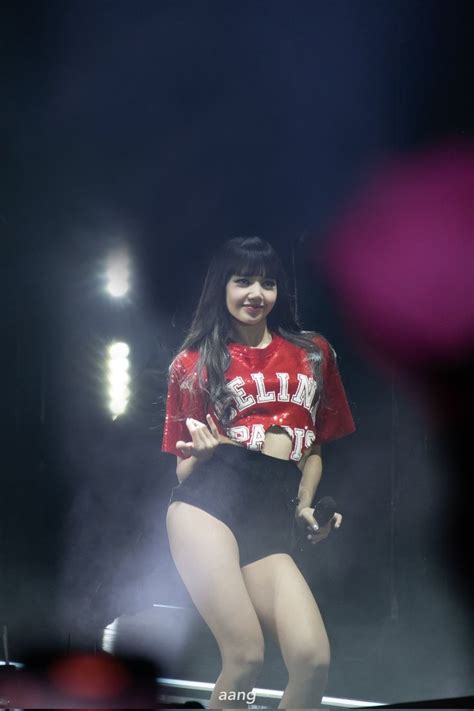 221120 Lisa BLACKPINK BORN PINK WORLD TOUR LOS ANGELES D 1