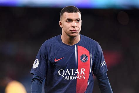 Menacé par un contrat Mbappé a une semaine pour signer Foot 01