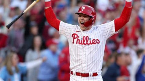 Spike This Hoskins Harper Homer Phils Rout Braves In Nlds 6abc