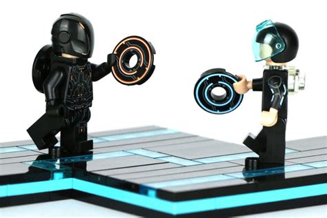 LEGO Ideas Tron Legacy 21314 im Review - zusammengebaut