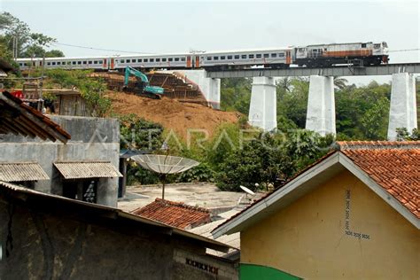 Pembangunan Jalur Kereta Ganda Bogor Sukabumi Antara Foto